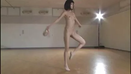 Abby trong giường dien vien dong phim sex